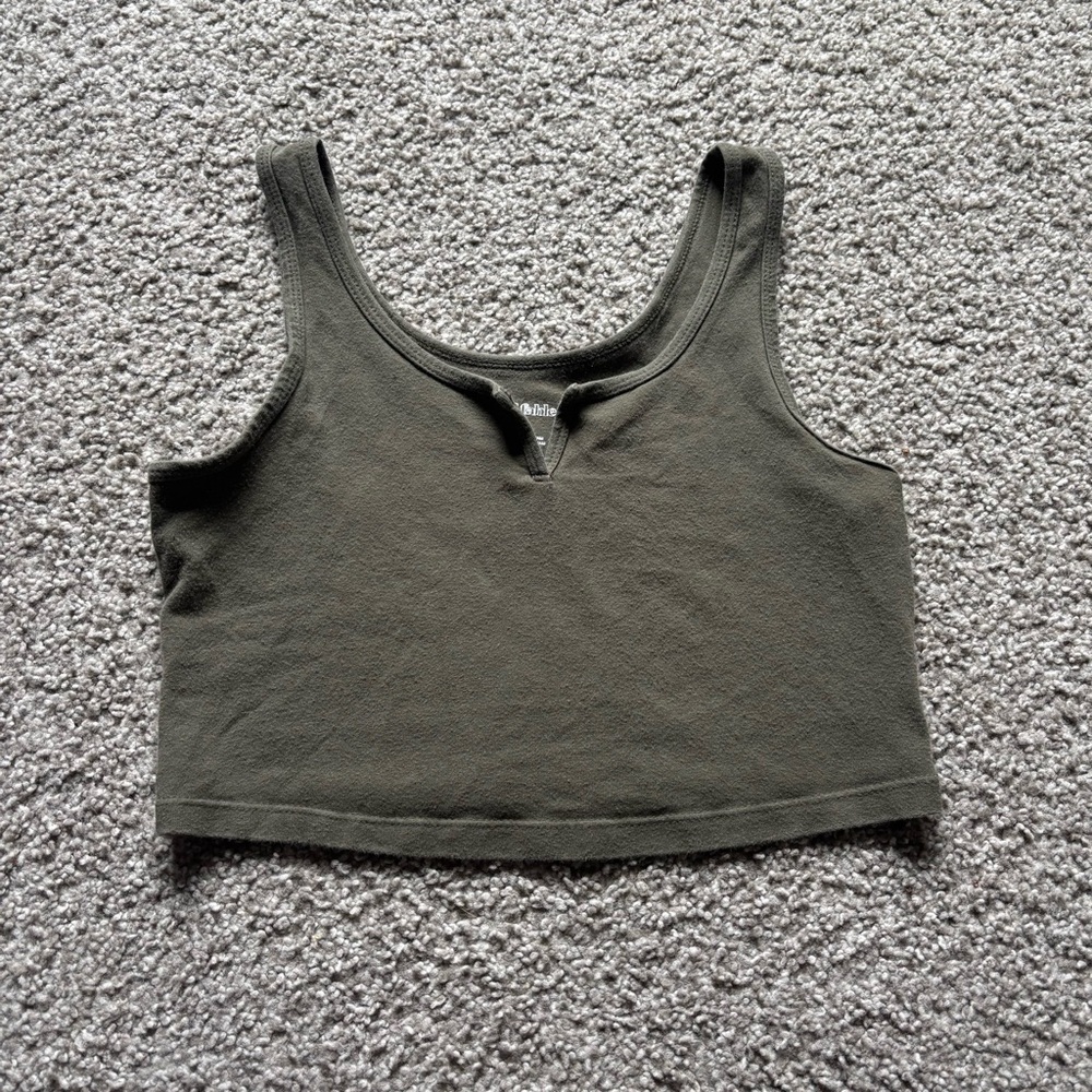 Wild Fable Green Sleeveless Fitted Crop Tank Top Sz M Minimalist Summer Staple